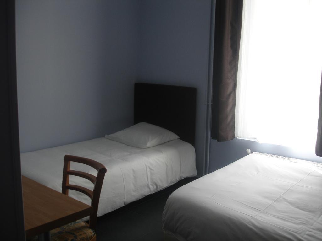 Hotel Moderne Nanterre Bagian luar foto